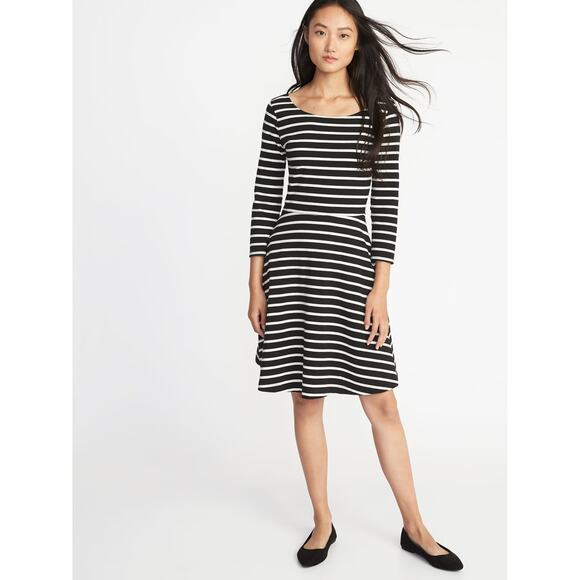 Old Navy Black White Striped Fit & Flare Dress 3/4 Sleeve Size Small - Picture 1 of 9